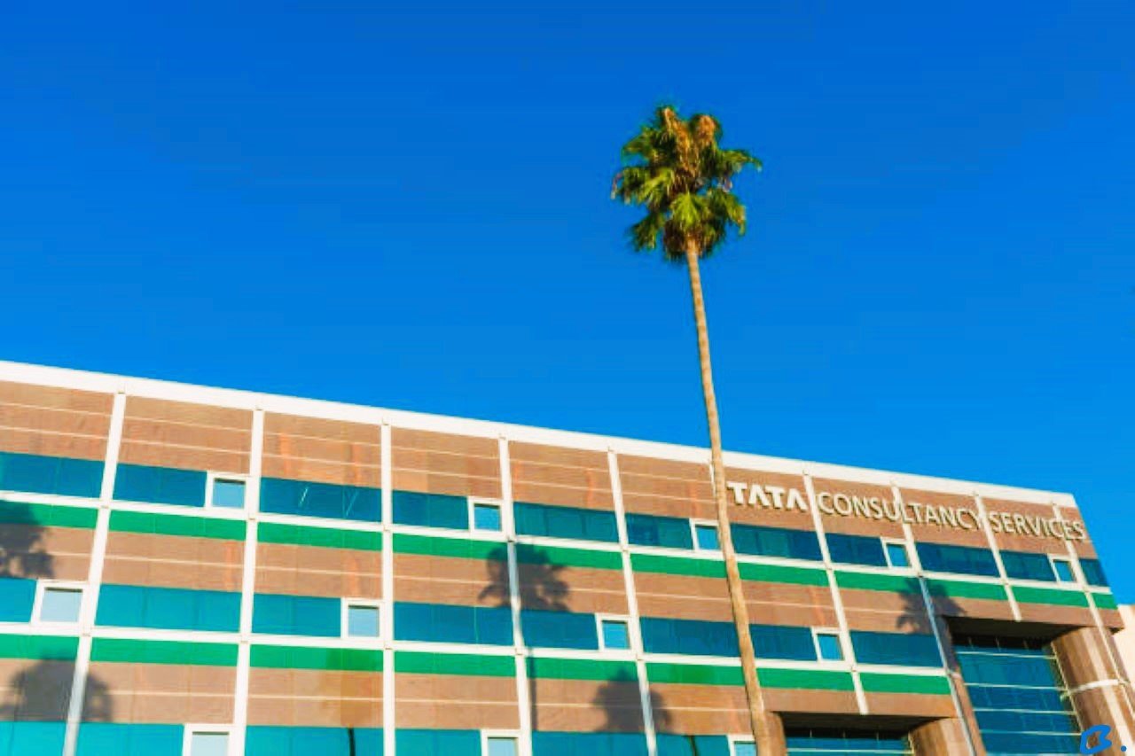 TCS के मार्केट कैप में गिरावट ! निवेशको के पास रहेगा खरीदारी का मौका !